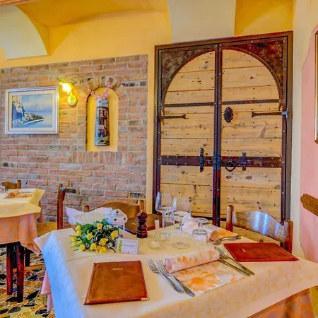 Hotel Castello 3*