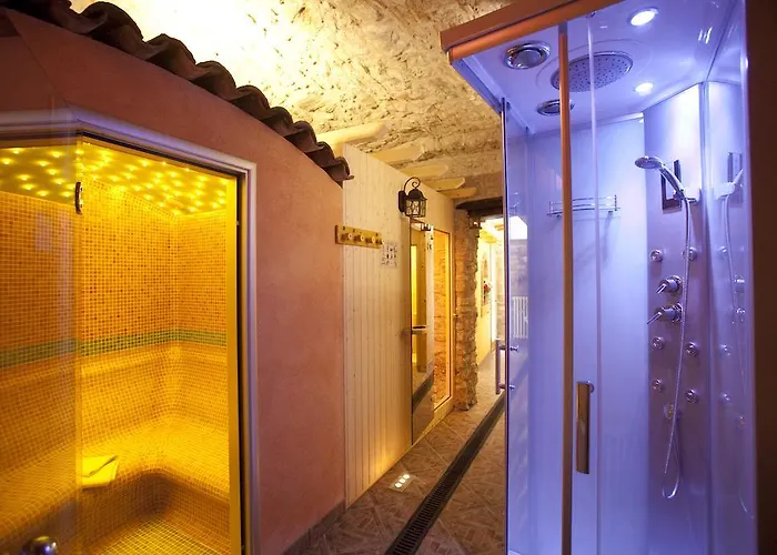 Castello Szálloda 3*